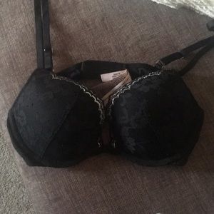 34 b Victoria’s Secret push up bra